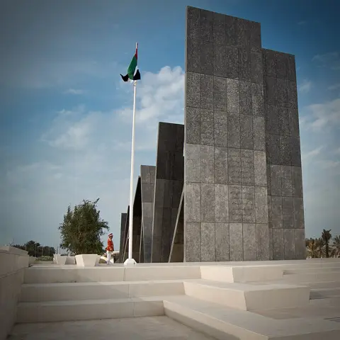 واحة الکرامہ — یادگار کی عظیم ساختوں کو دیکھیں۔