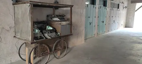 السیف کے راستے میں پرانے ٹائپ رائٹرز کی نمائش