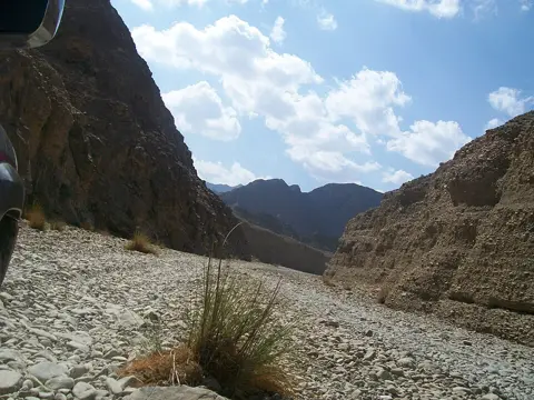 ایک آرکائیوی تصویر وادی کا منظر محفوظ کرتی ہے؛ اس سے موجودہ سیاحتی رسائی ثابت نہیں ہوتی۔