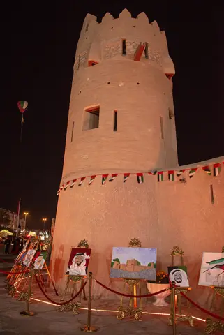قومی دن کی تقریبات کے دوران قلعہ؛ تقریب کی سجاوٹ عارضی ہے۔