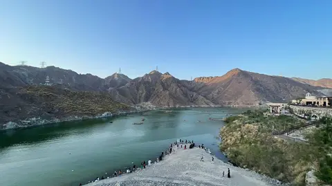 الرفیصہ میں آبی ذخیرہ اور پہاڑی ماحول اصل کشش ہیں۔