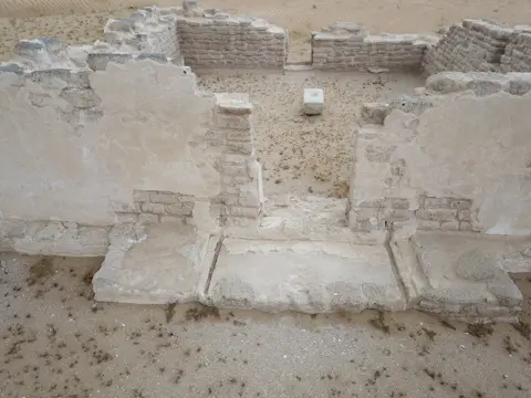 قدیم آثار میں پتھر اور پلستر کی تفصیلات۔